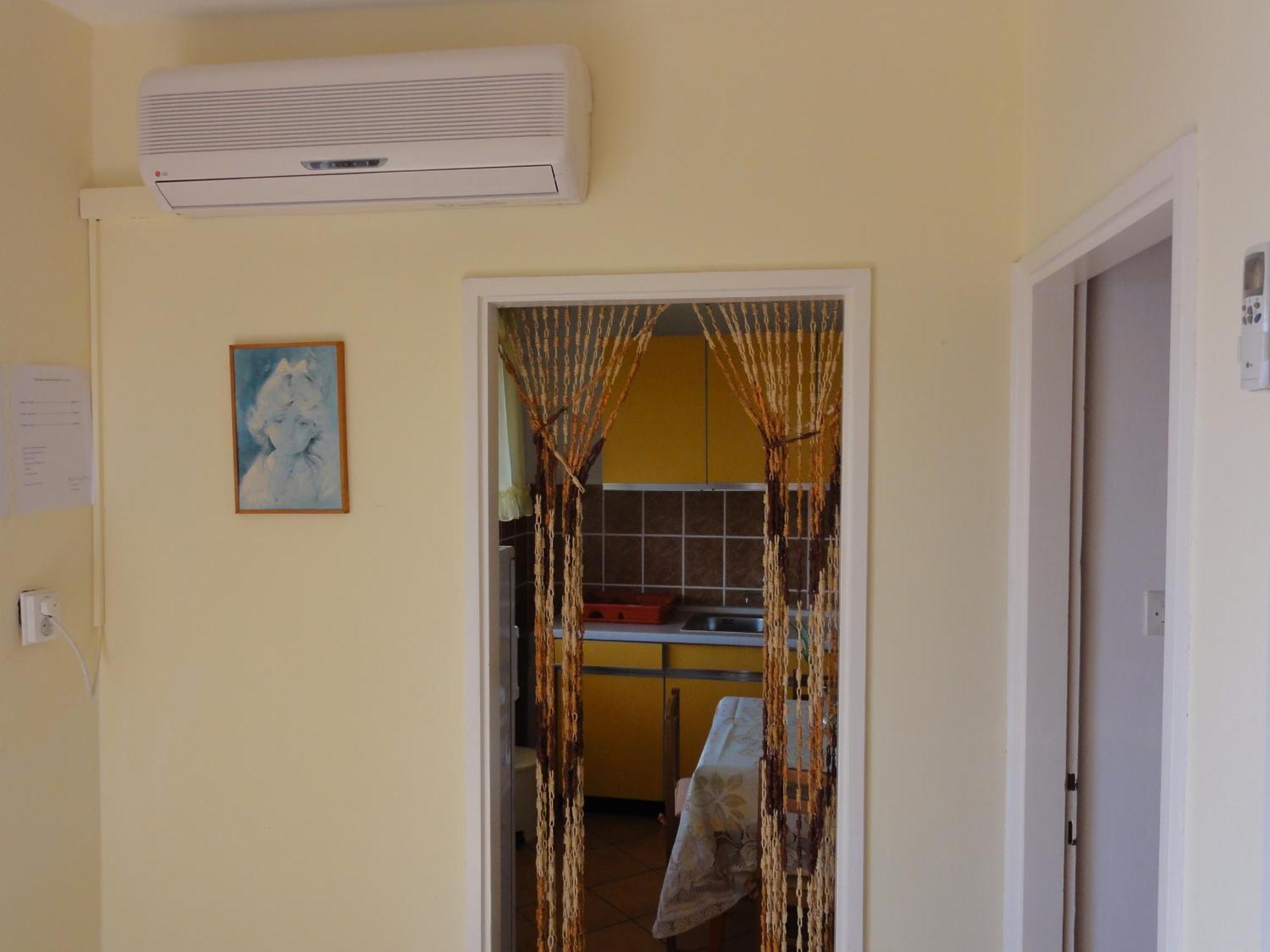Apartmani Pavlovic Sućuraj Εξωτερικό φωτογραφία