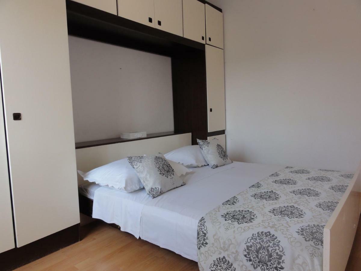 Apartmani Pavlovic Sućuraj Εξωτερικό φωτογραφία